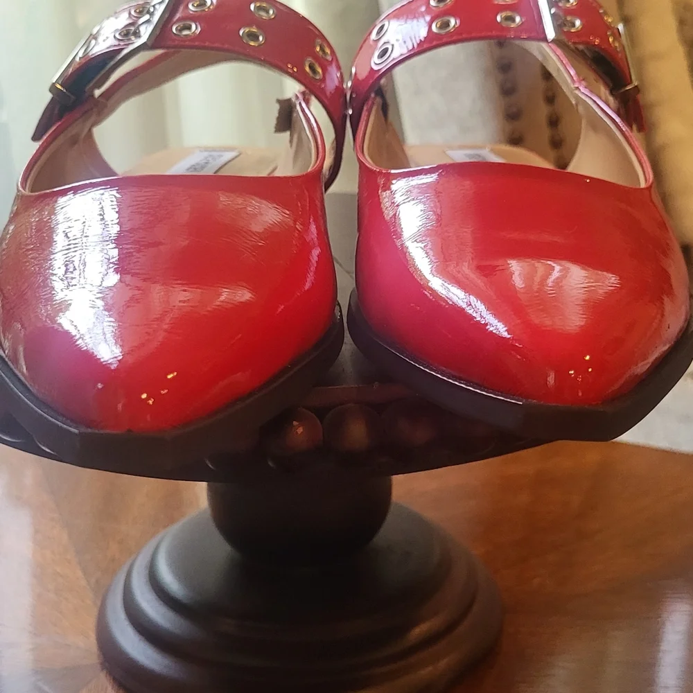 Steve Madden Graya Red Patent Flats with Strap Size, 10
